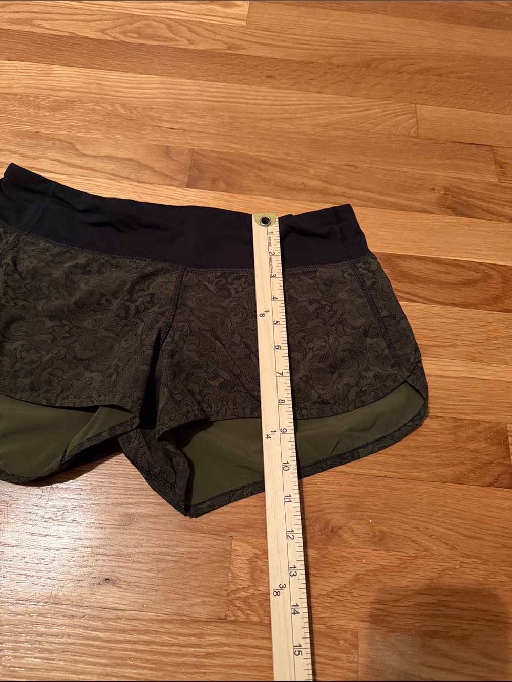 Lululemon Speed Short Run Mini Pencil Lace Brave Olive Black Floral Camo 6 - Picture 6 of 10